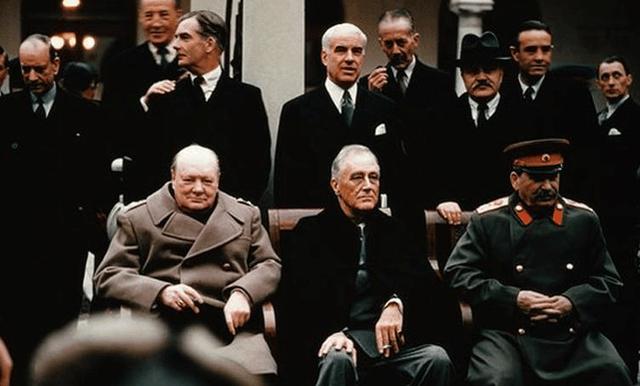 会议三巨头随后于1945年2月4日到11日,在苏联克里米亚半岛的雅尔塔