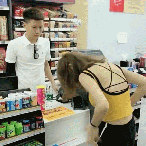 老司机GIF动态图：是谁拿走了我的方向盘图3