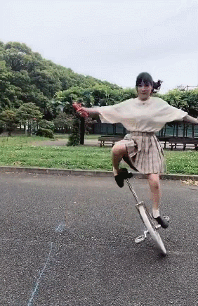 羞羞的美女GIF图片:短发清爽会跳舞的女孩 热门段子 热图7 羞羞的美女GIF图片:短发清爽会跳舞的女孩 热门段子 热图7