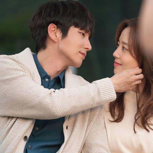 李准基文彩元主演恶之花今晚首播精彩剧情看点