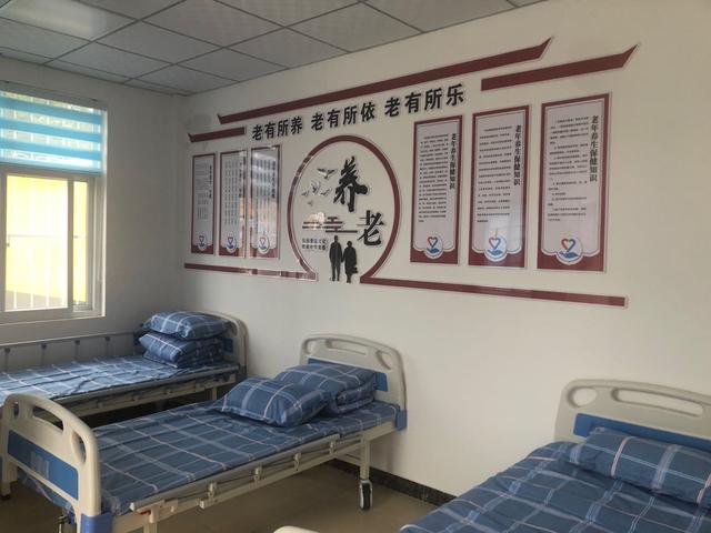 南阳市宛城区五里堡街道让社区老人走进幸福驿站