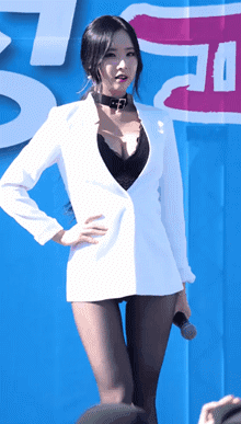 内涵GIF美女图片 我感觉这个黑衣女快受不了了 - 全文 热门段子 热图10