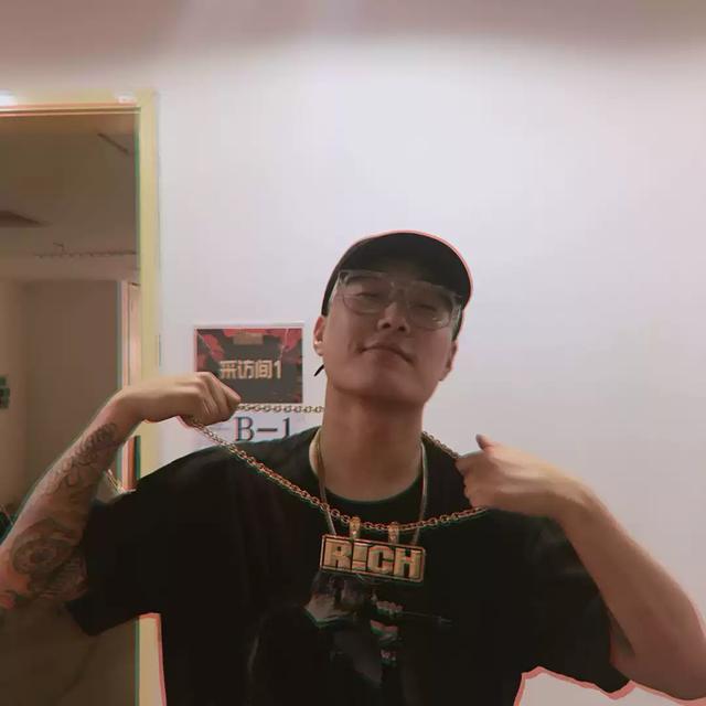 天津本土说唱歌手词曲创作人,独立音乐人 毕业于天津工业大学动画专业