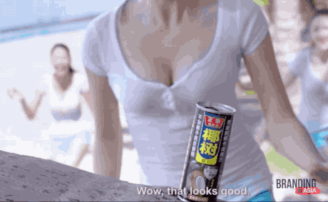 内涵GIF美女图片：一个生活在钢管上的女郎 热门段子 热图4