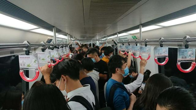 庆祝白云山敬修堂牛黄牙膏登录北京地铁助力北京消费季！