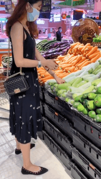 羞羞的美女GIF图片:短发清爽会跳舞的女孩 热门段子 热图4 羞羞的美女GIF图片:短发清爽会跳舞的女孩 热门段子 热图4