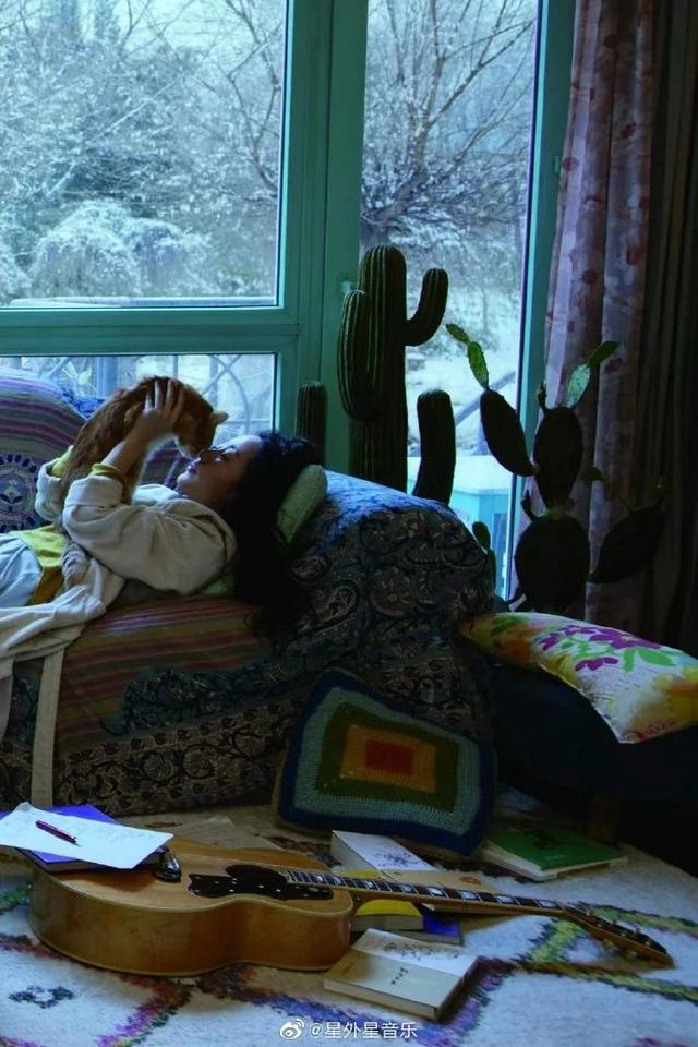 她是最美摇滚女将，沉寂9年，再发新专辑唱出人生真谛