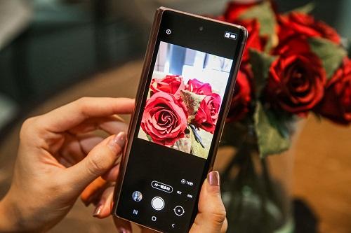 三星Galaxy Z Fold2 5G 让科技更具艺术气息