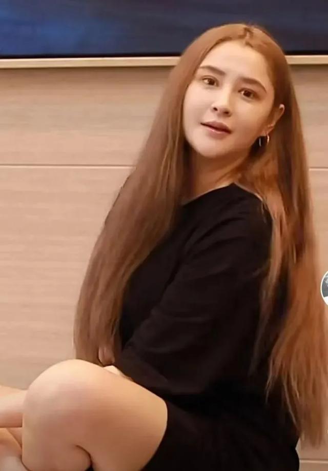周杰伦绯闻女友发福200斤上热搜，虎背熊腰网友当场惊呆…
