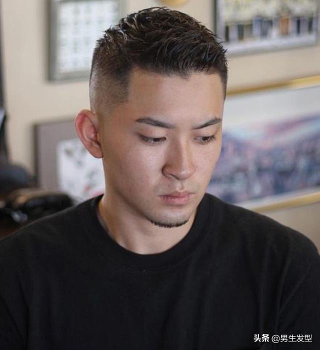 今夏10款最帅气的男生发型5种风格让你清爽又时尚