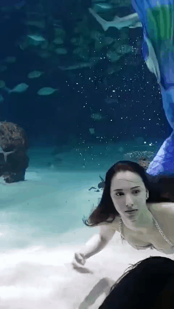 内涵图片妹子GIF 跳得不错但是裤子请穿好一点！ - 全文 搞笑gif 热图9