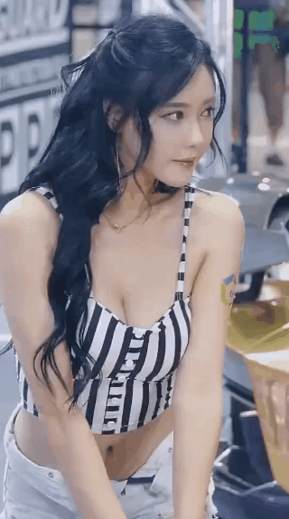 美女会动的内涵GIF图片 ​水岛津实粉衣电梯女 - 第2页 搞笑gif 热图3