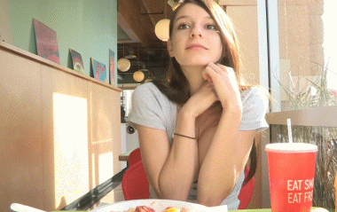 美女GIF邪恶图片 妹子们的胸如何长这么大的 - 第3页 热门段子 热图1