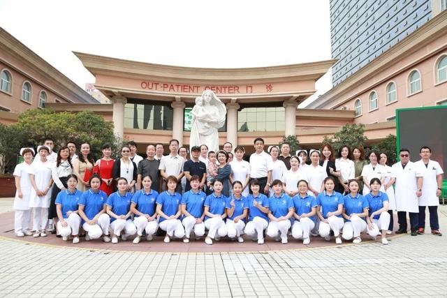 兑现迟到七个月的承诺！白衣换白纱，你是最美的新娘！