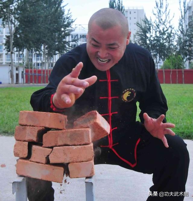 秘传铁砂掌的练习方法,一种可攻击,可防守,可表演的掌上硬功夫