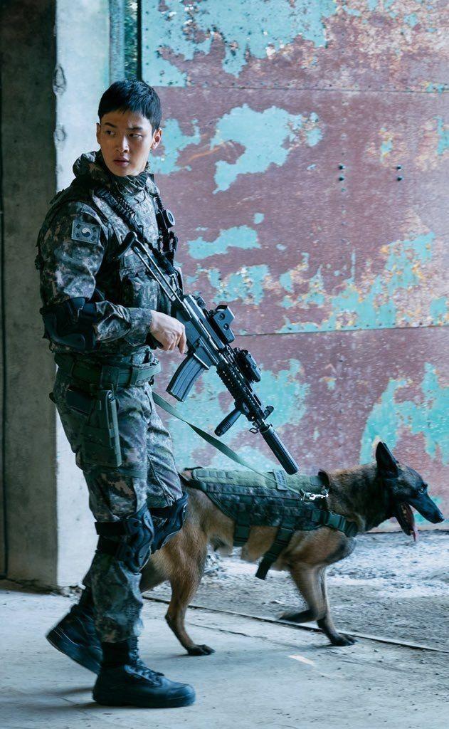 穿军装的郑秀晶也太帅了吧新剧search剧照公开