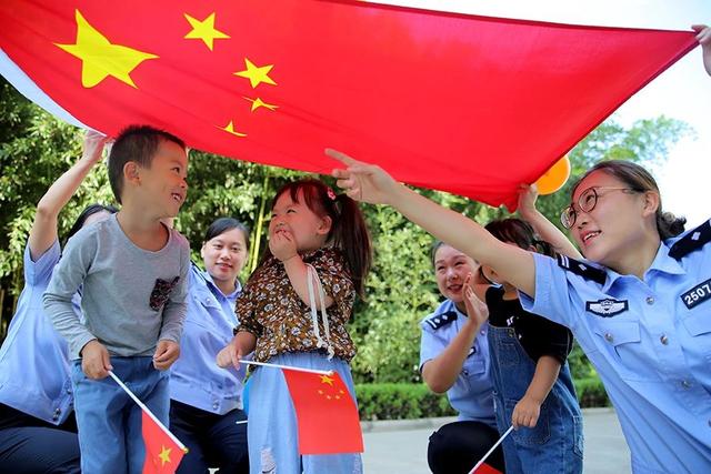 把自己化作阳光，去温暖苦难苍生。传统文化如何改变我们的生活？