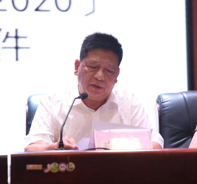 郑州市第十六人民医院举行第三届「中国医师节」表彰大会