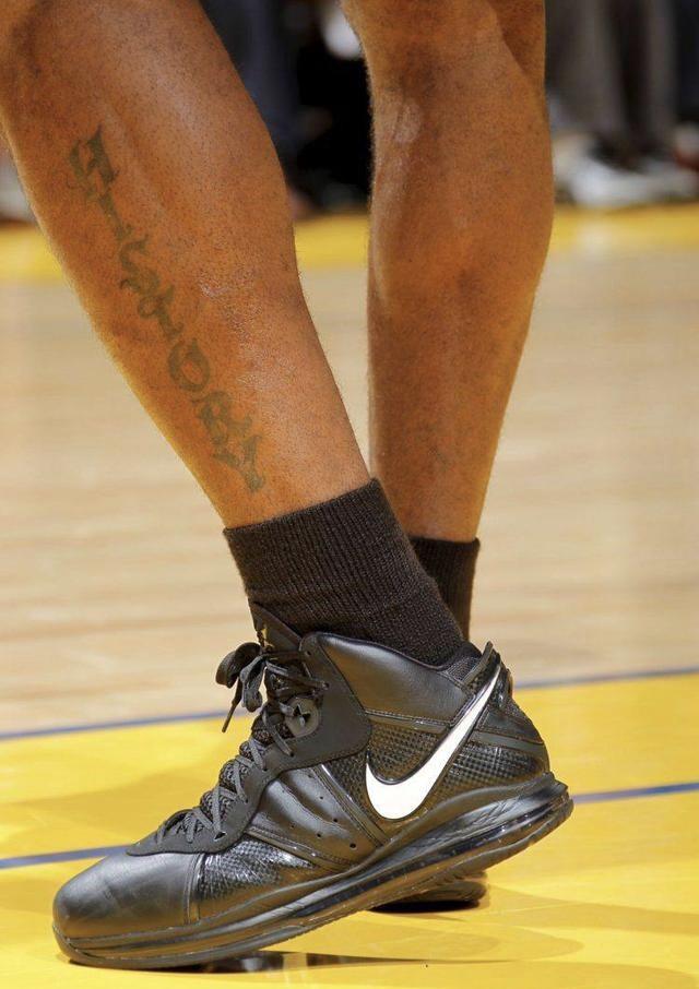 通过纹身了解nba球星系列之勒布朗·詹姆斯_健康症状网