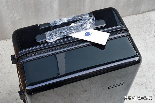 24kg超轻耐用90分悠启纽约客旅行箱20寸体验评测