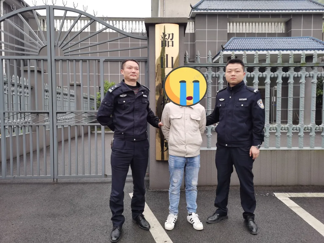 「为民办实事」在公路上拦车喊客 韶山5名“黑导游”被拘留