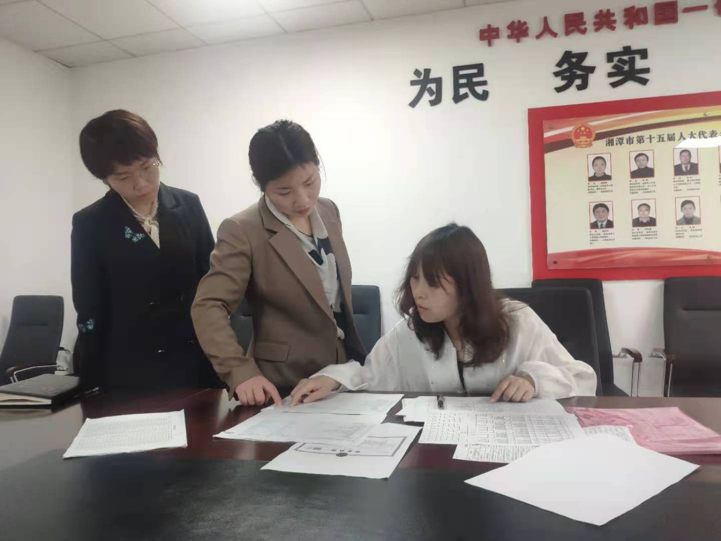 岳塘区统计局开展“千人进企业 服务提质效”专项行动