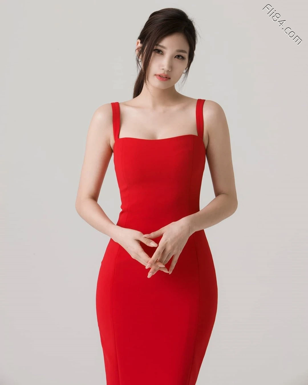 韩国网红老板娘이희은“李熙恩”，9 头身曲线比韩国泡菜还辣！