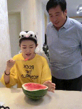 西瓜，我只吃一勺就够了，结局很意外