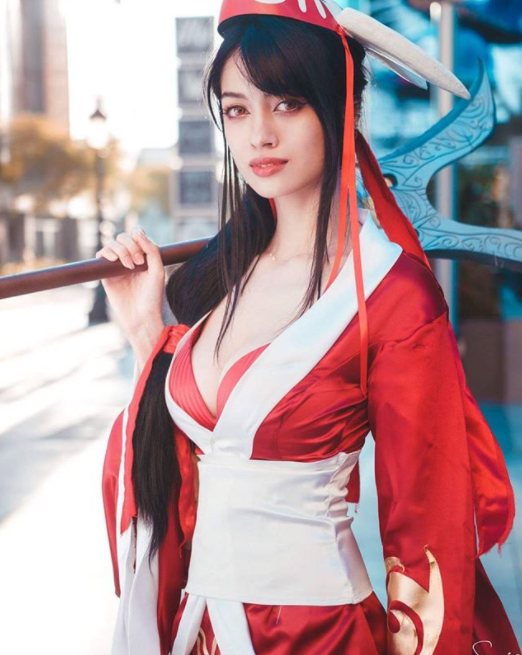 大方的让你看！越南美国混血游戏主播“Qilin”一言不合就撩衣服秀灯笼！