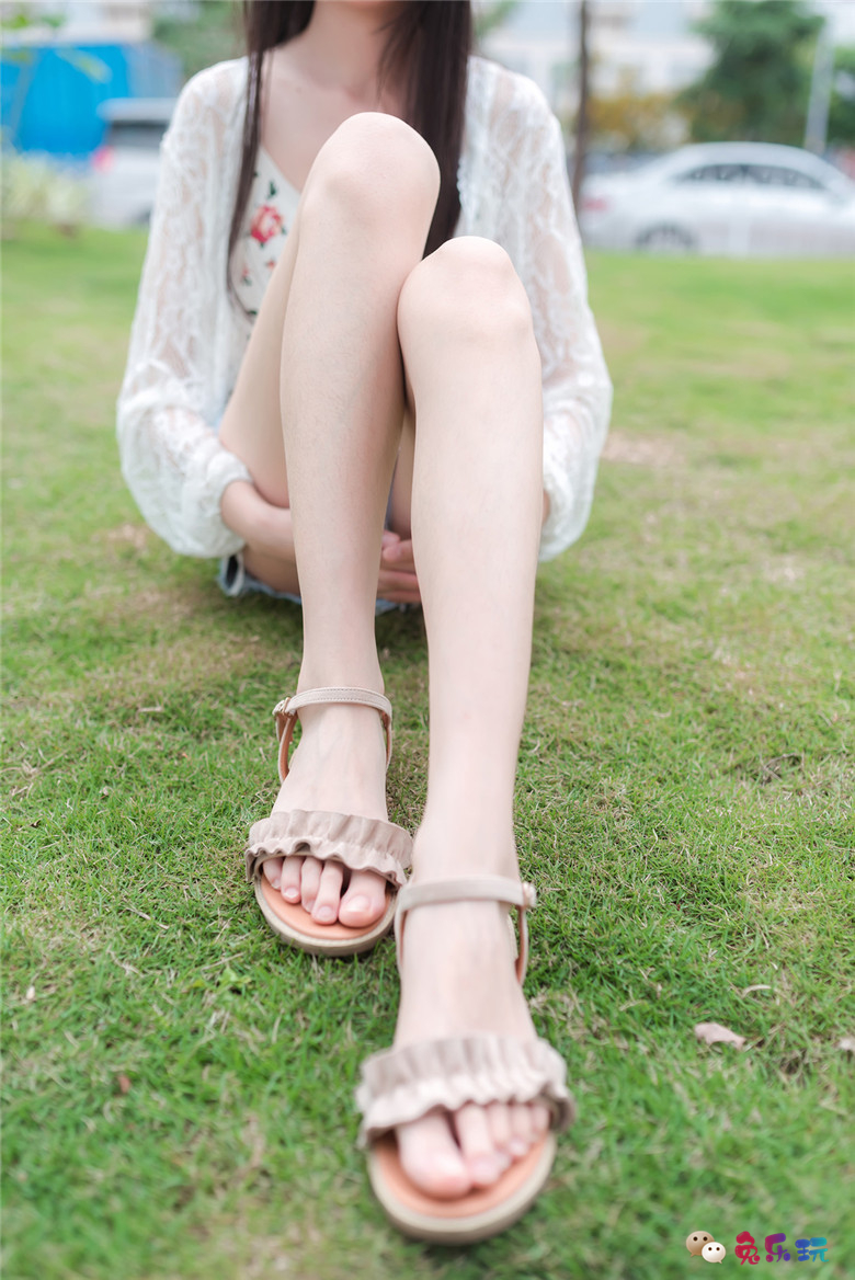 果腿妹子的美腿福利