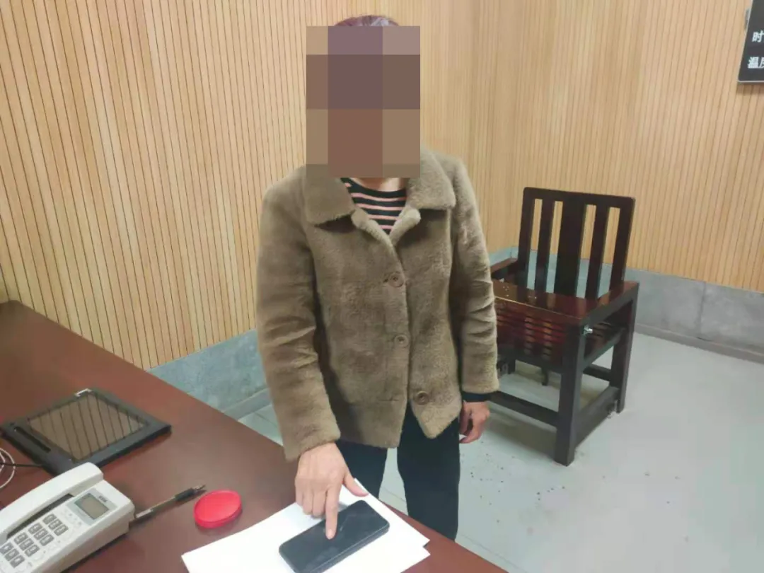 「我为群众办实事」女子顺手偷走店主手机 最终换来七日拘留处罚