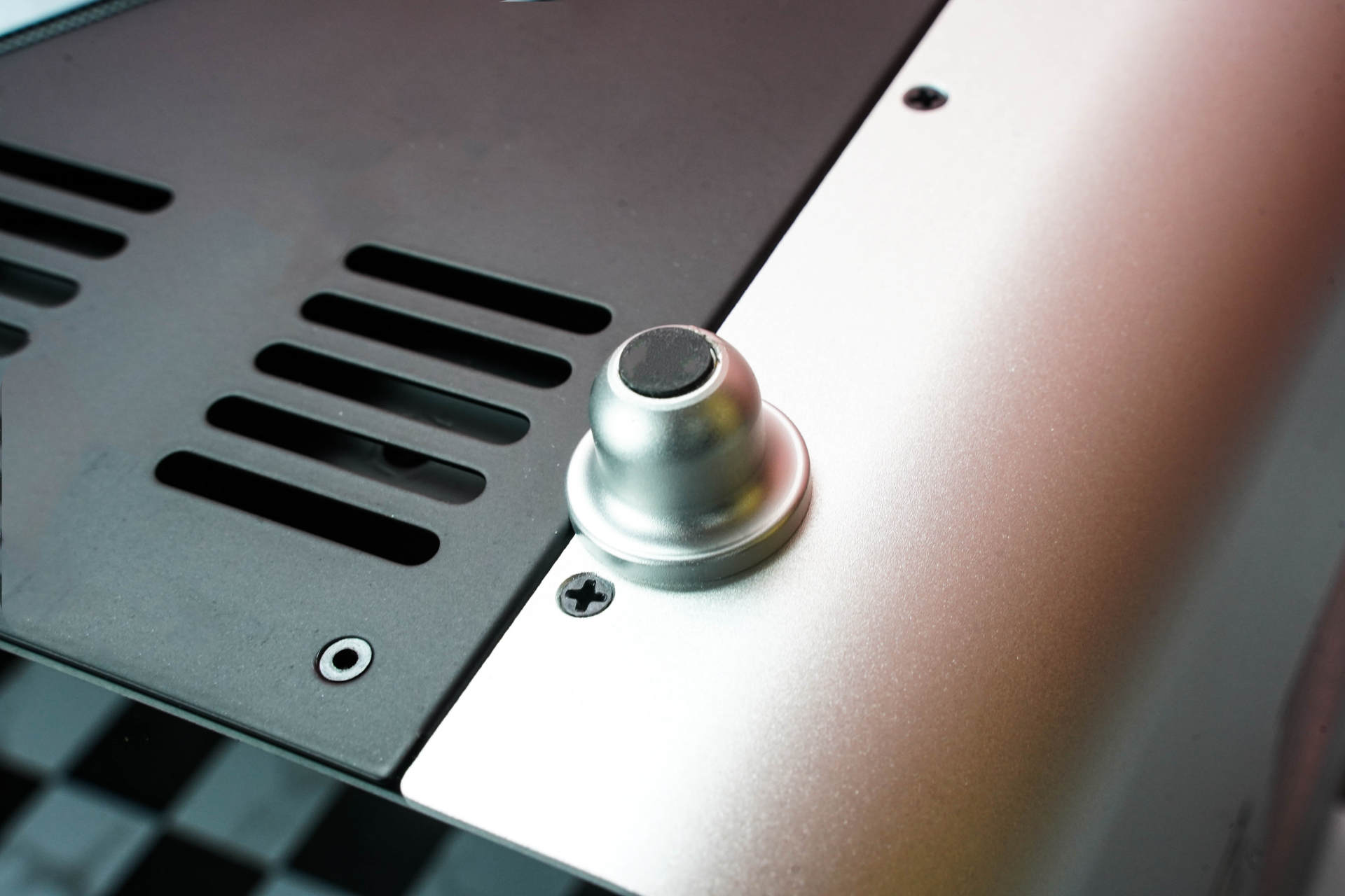 DIY玩家如何给媳妇选择电脑？乔斯伯BO100装机实录