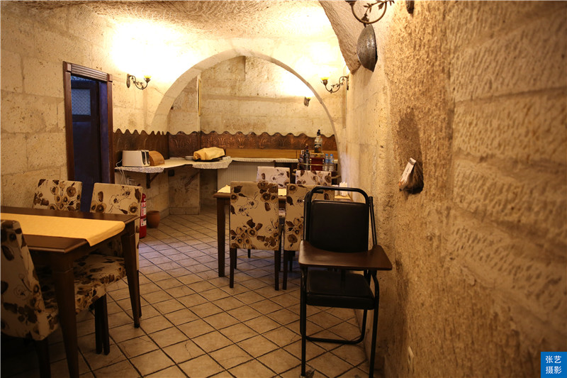 土耳其卡巴多奇亚，三百万年火山爆发形成岩洞，住在里面感觉如何