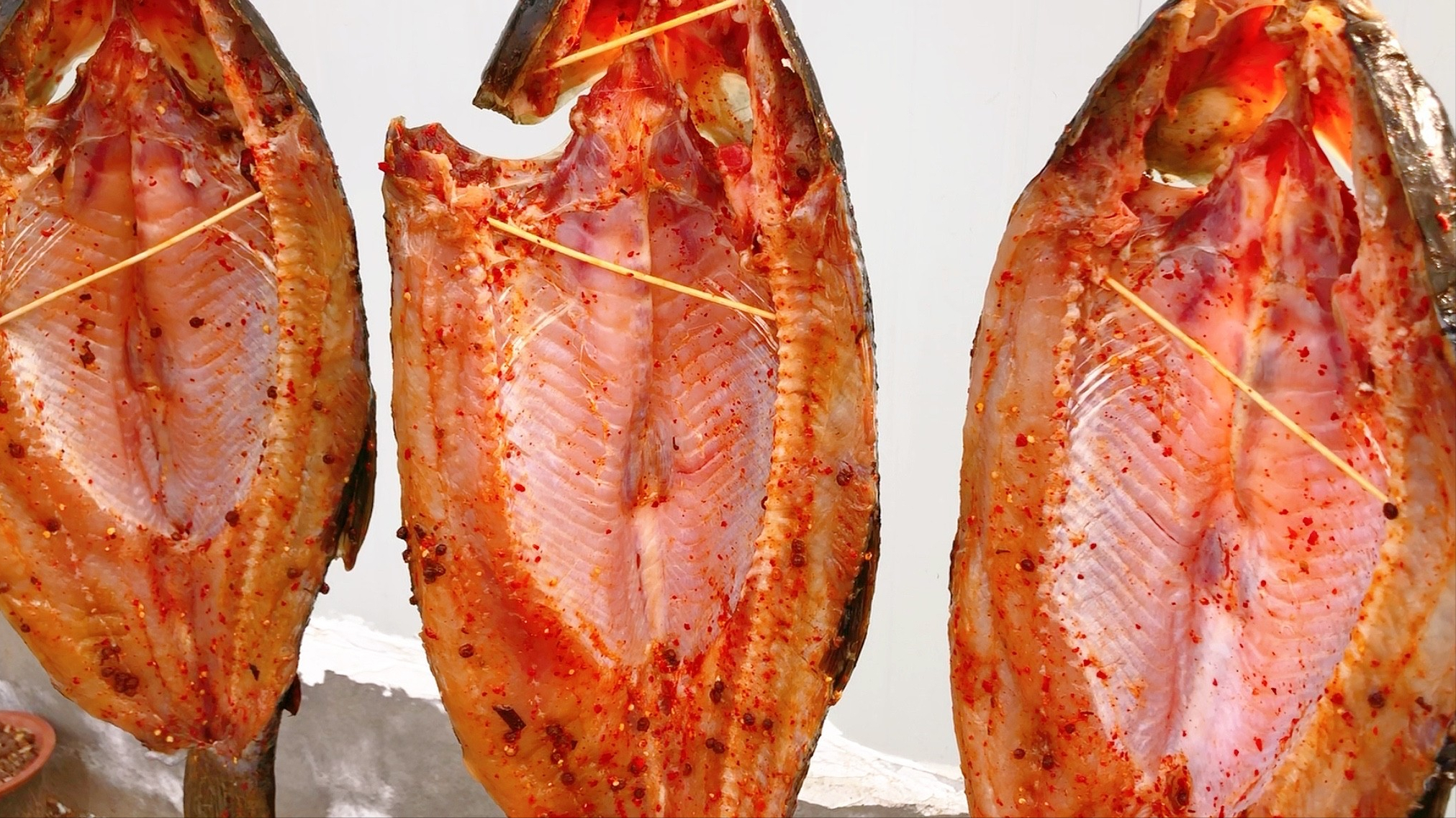 从选鱼到腌鱼再到风干腊鱼的详细做法