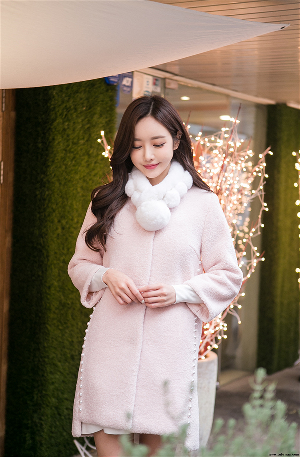 孙允珠丨玻璃镶珠红粉丽人细呢绒风衣