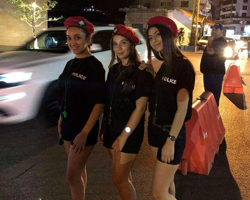 黎巴嫩女警被要求穿热裤上班，当地旅游业因此创下新高…