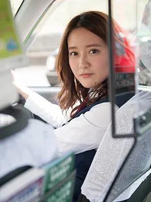 日本最美女出租车司机走红，上了她的车就不想下来！