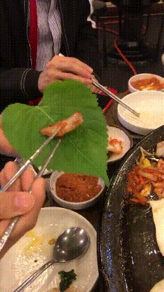 搞笑动态图:大哥不要再骚了,嫂子马上就到了