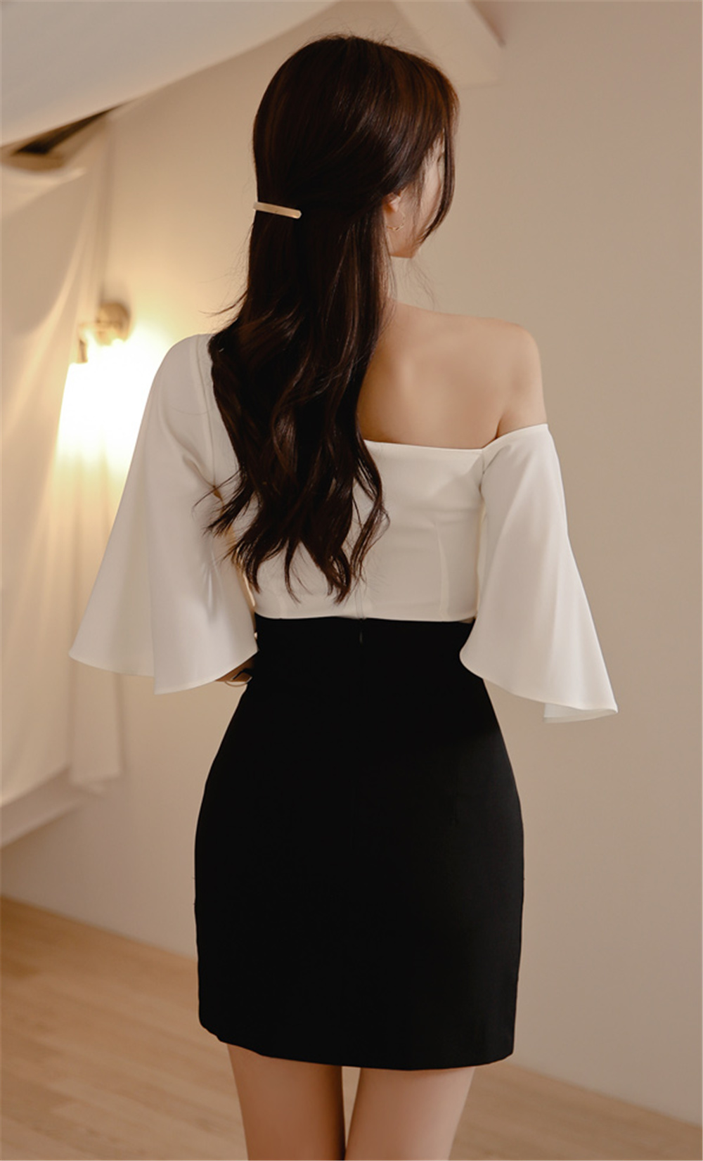 孙允珠丨秋雅莲子银杏花扇氤氲露肩裙