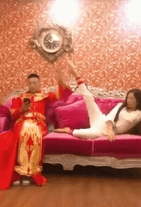 搞笑动态图片：婚前是一个人的武林，婚后是决战紫禁之巅！