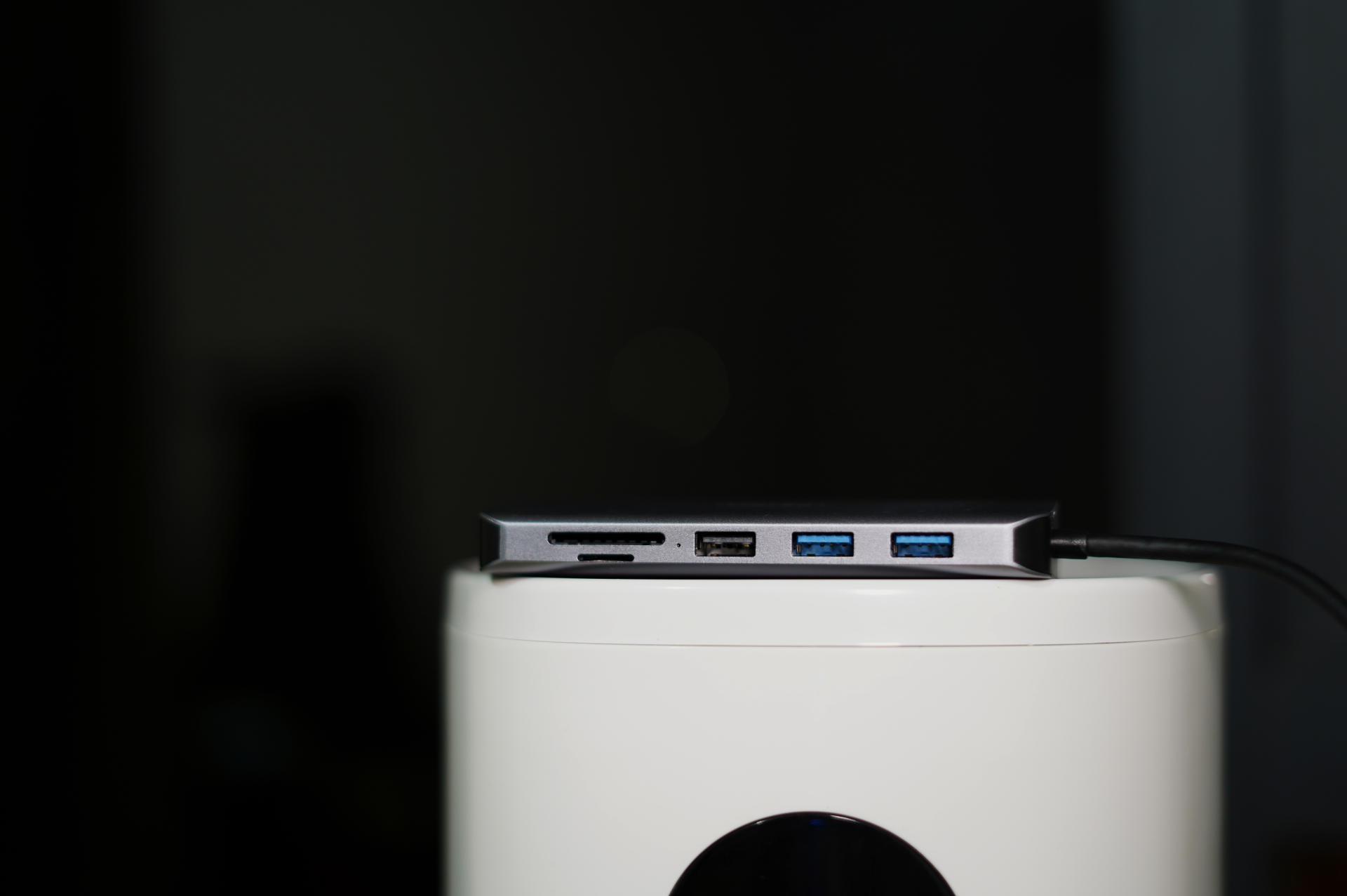 电脑接口不够用、不好用？一个扩展坞告诉你接口大满贯有多方便