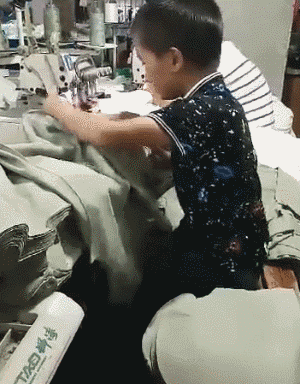 爆笑动图GIF：舔狗被女神无视，就是这个画面了！