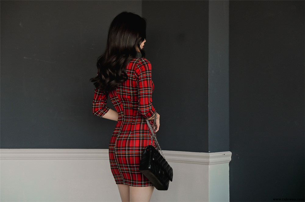 孙允珠丨枫丹秋露午后悠暇细密格子裙