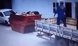 爆笑GIF趣图：只要标够大，奥迪宝马都不怕