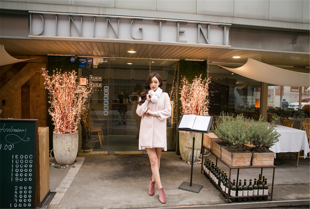 孙允珠丨玻璃镶珠红粉丽人细呢绒风衣