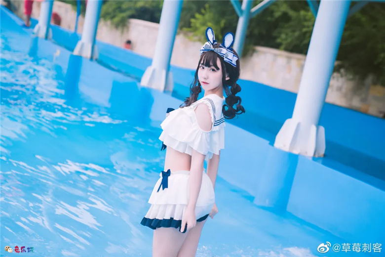 草莓刺客丨水上乐园
