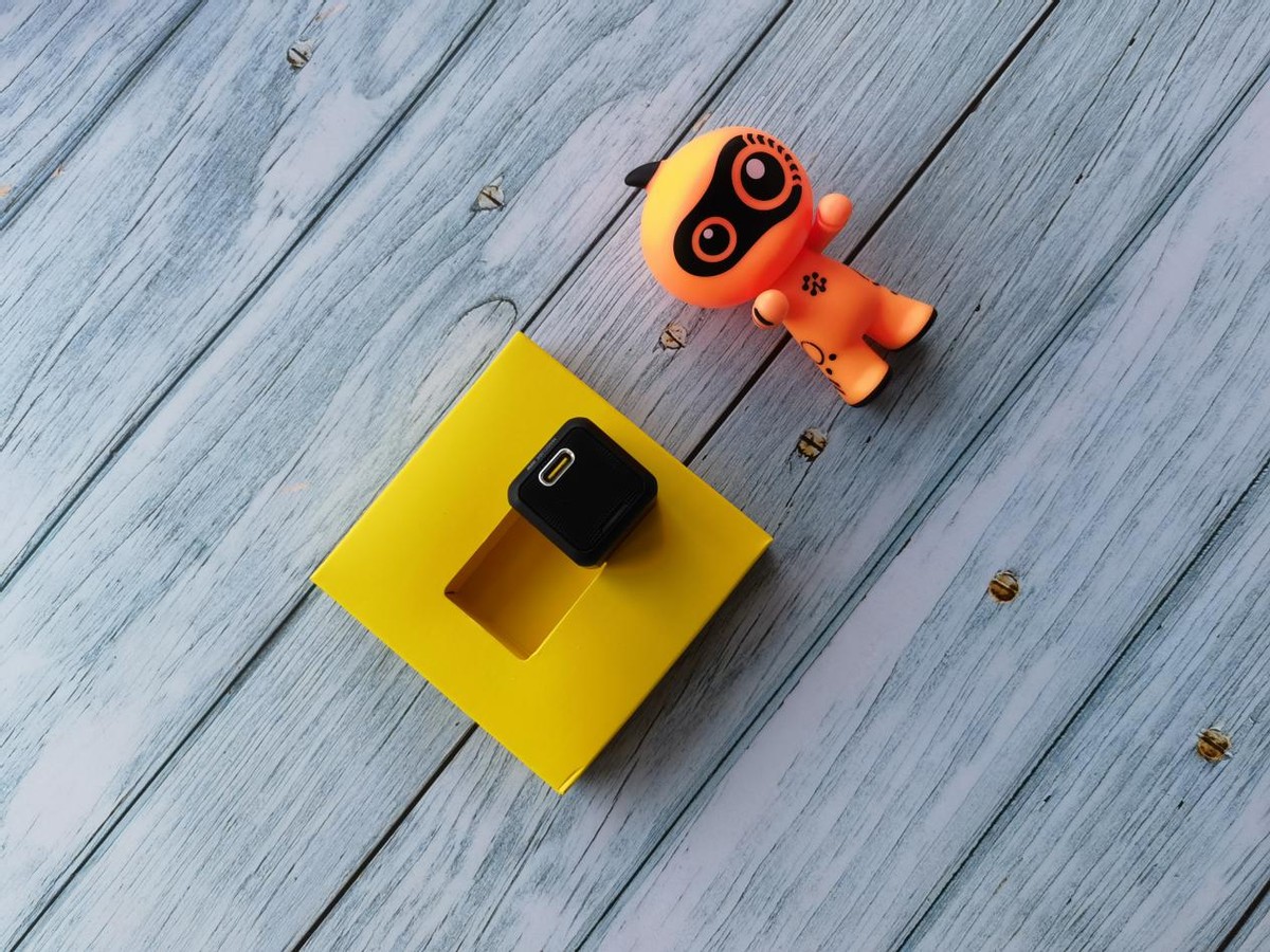 AOHI30W充电头上手体验——手机、平板、笔记本都能充