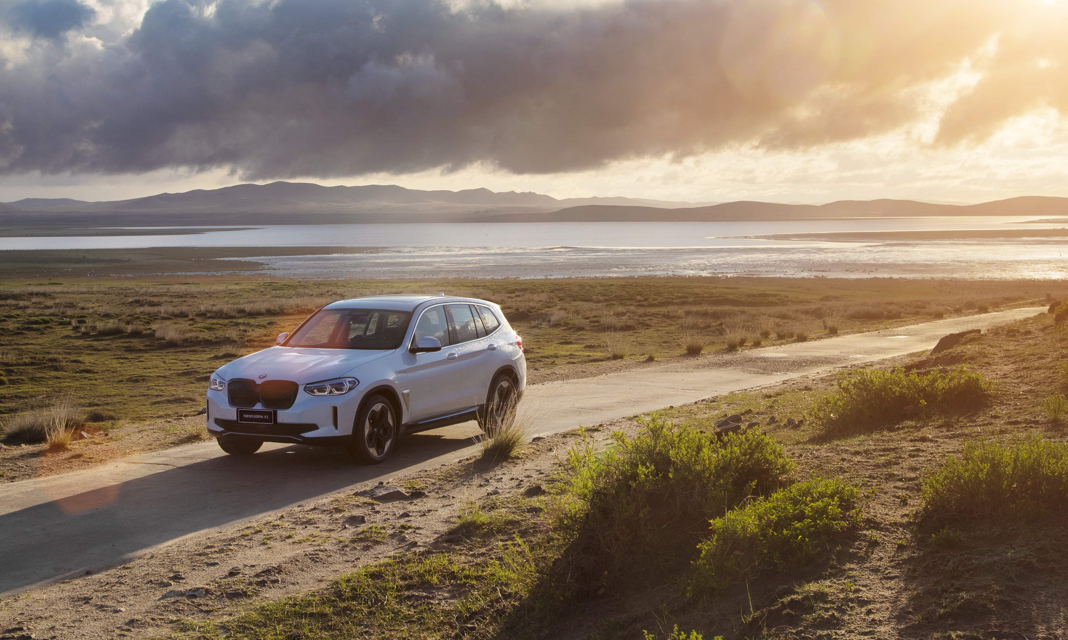 纯电动bmw ix3:一手抓住了时代,一手抓住了消费者