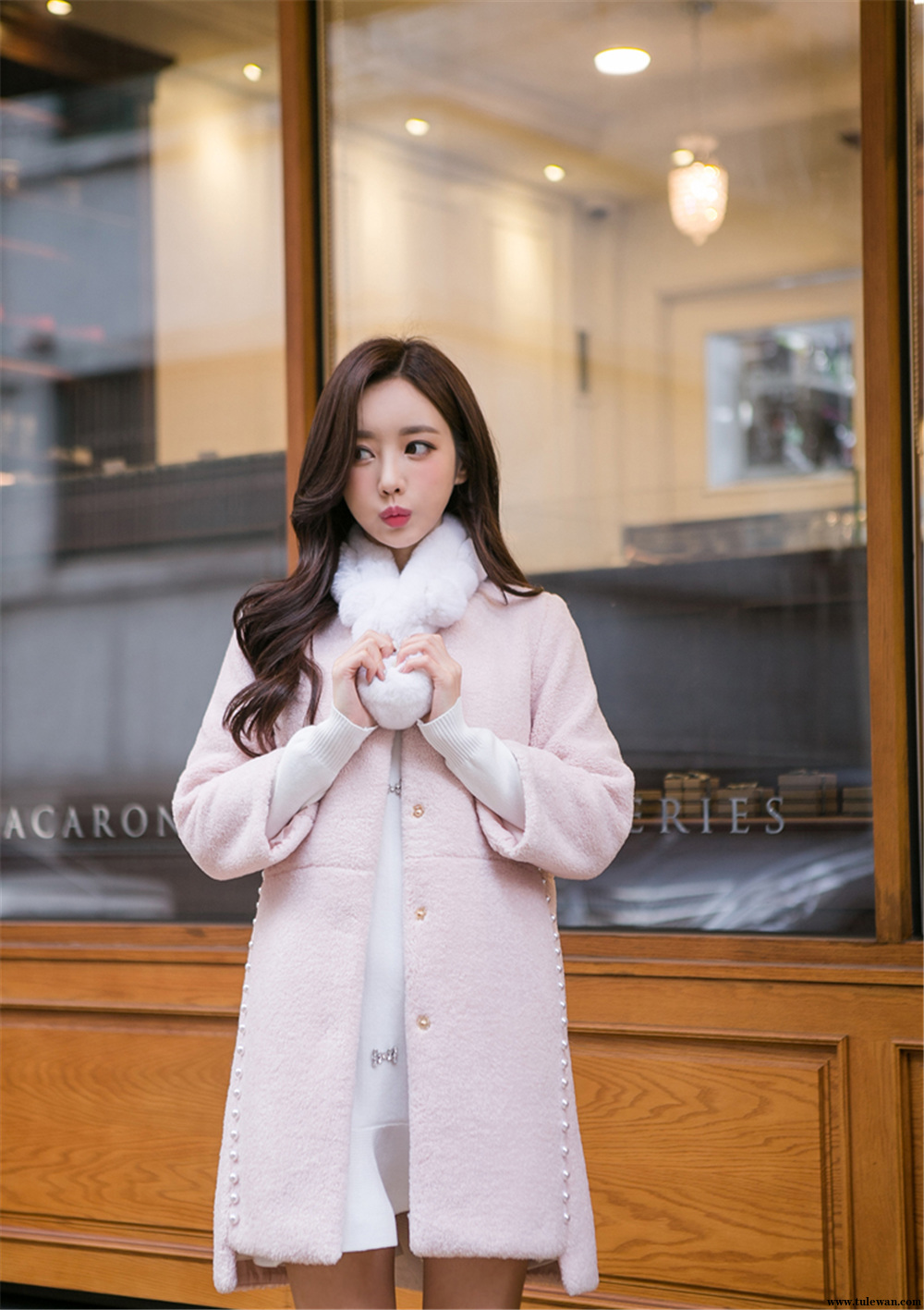 孙允珠丨玻璃镶珠红粉丽人细呢绒风衣