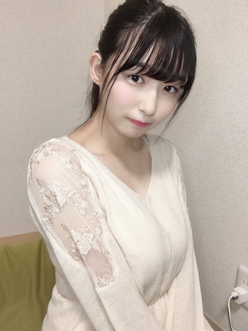 日本00后温柔系美少女我妻ゆりか让你心疼的想呵护！